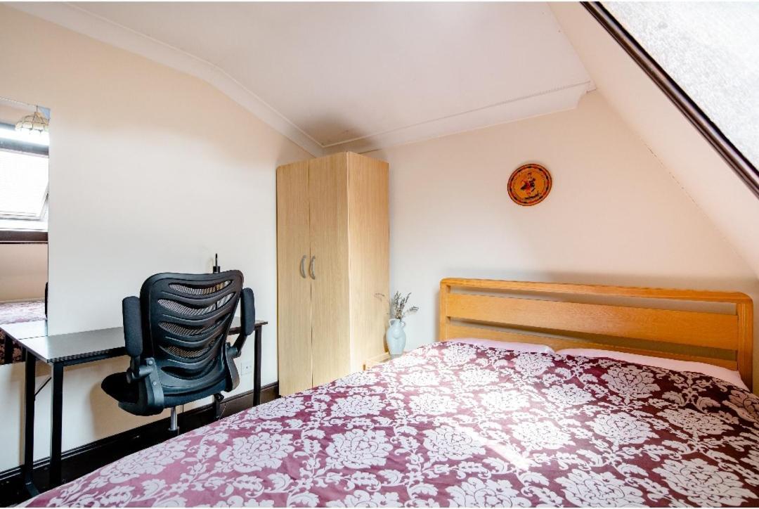 Double Room 2 Mins From Station Belvedere Kültér fotó