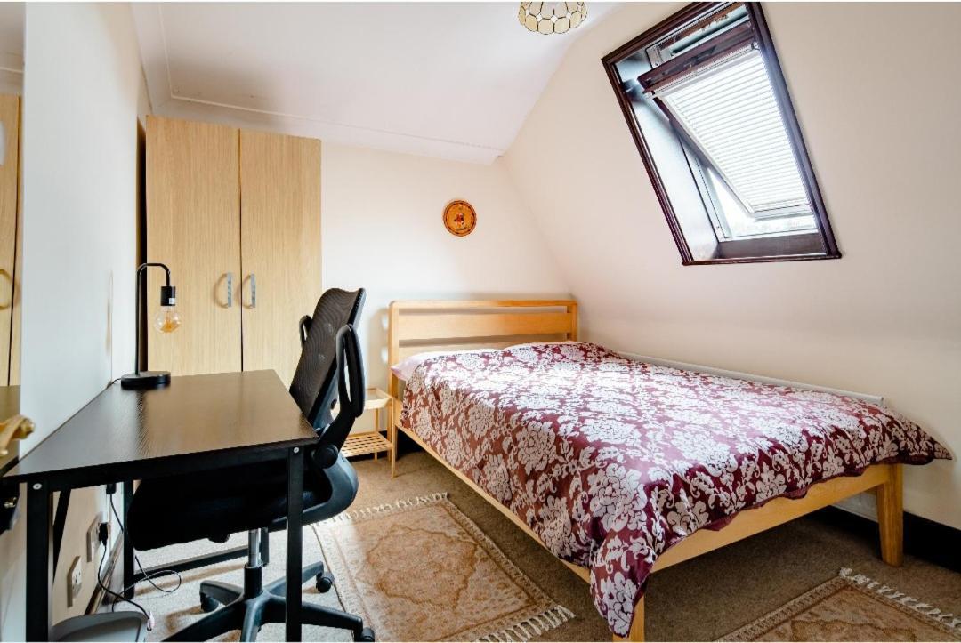 Double Room 2 Mins From Station Belvedere Kültér fotó
